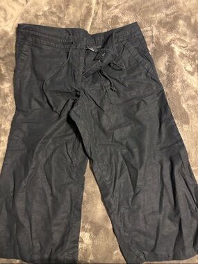 Will Smith women’s  Black Drawstring Casual  capri Pants